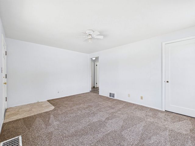 5907 N Braeburn Dr, Spokane, WA 99207