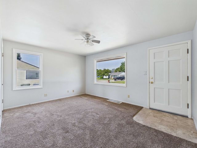 5907 N Braeburn Dr, Spokane, WA 99207