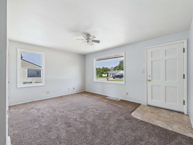 5907 N Braeburn Dr, Spokane, WA 99207