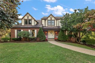 5915 Oak Hill Ct, Murrysville, PA 15632