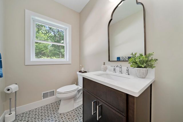 203 Lawrence Road, Salem, NH 03079