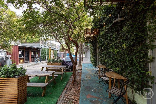 102 Pearl Street, Savannah, GA 31405