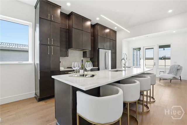 102 Pearl Street, Savannah, GA 31405