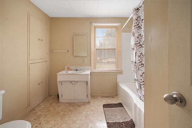 600 Benson Road, Benton Harbor, MI 49022