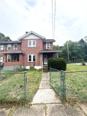 453 Ohio Ave, Clairton, PA 15025