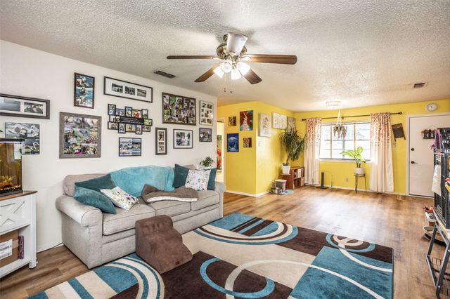 2212 Aspen Road, Gainesville, TX 76240