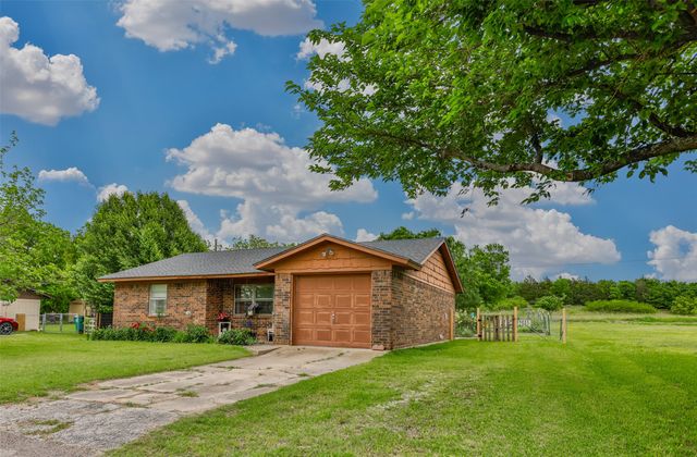 2212 Aspen Road, Gainesville, TX 76240