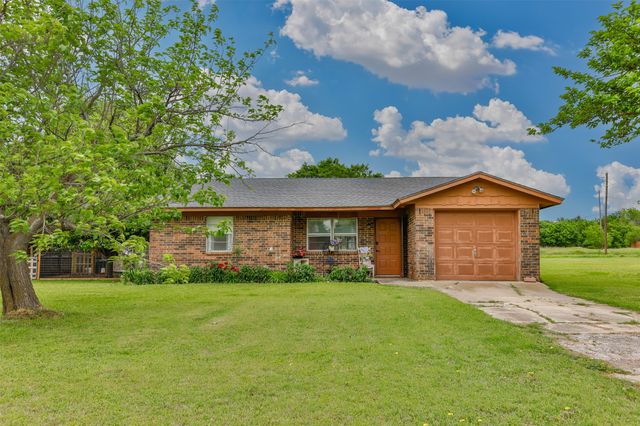 2212 Aspen Road, Gainesville, TX 76240