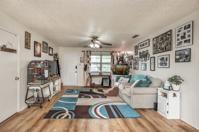 2212 Aspen Road, Gainesville, TX 76240