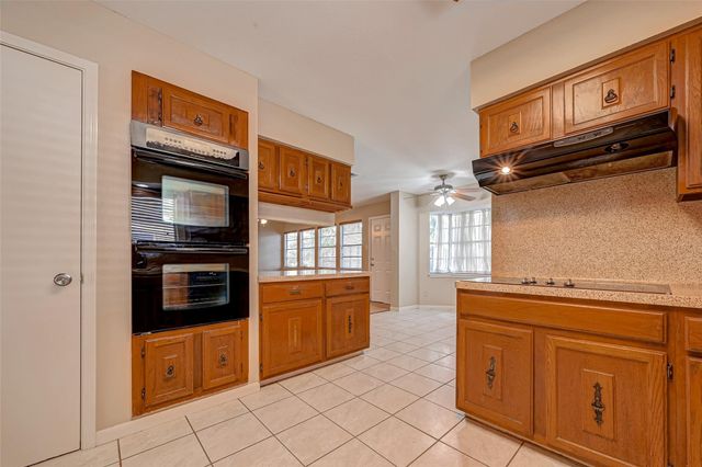 16014 Stonehaven, Houston, TX 77059