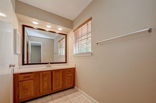 16014 Stonehaven, Houston, TX 77059