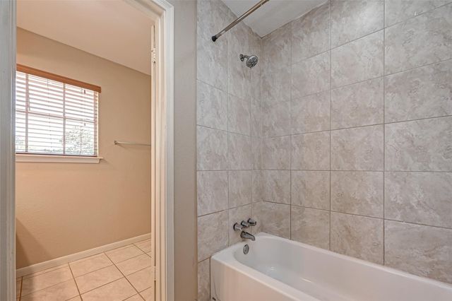16014 Stonehaven, Houston, TX 77059