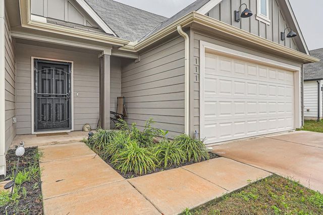 111 Merriman RD, San Marcos, TX 78666