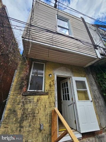 3264 N NEWKIRK ST, Philadelphia, PA 19129