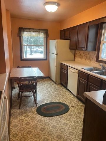 827 Truax Boulevard, Eau Claire, WI 54703