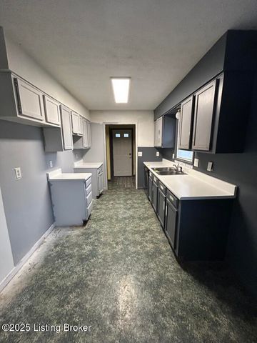 1634 Catalpa Rd, Radcliff, KY 40160