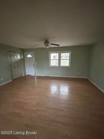 1634 Catalpa Rd, Radcliff, KY 40160