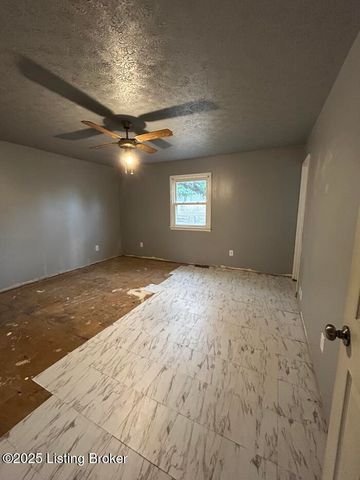 1634 Catalpa Rd, Radcliff, KY 40160