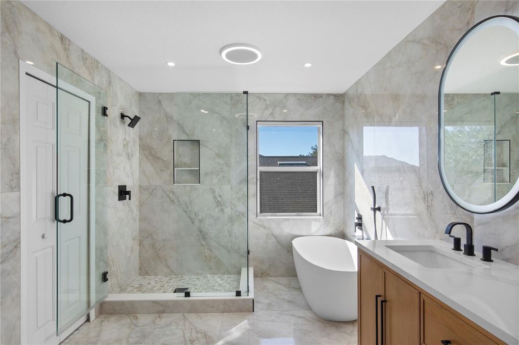 Image 14 of property listing at 31339 GLENDALOUGH WAY, Wesley Chapel, FL 33545