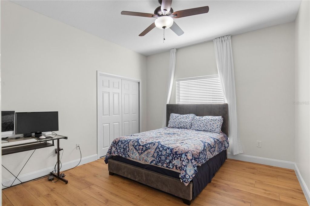 Image 20 of property listing at 31339 GLENDALOUGH WAY, Wesley Chapel, FL 33545