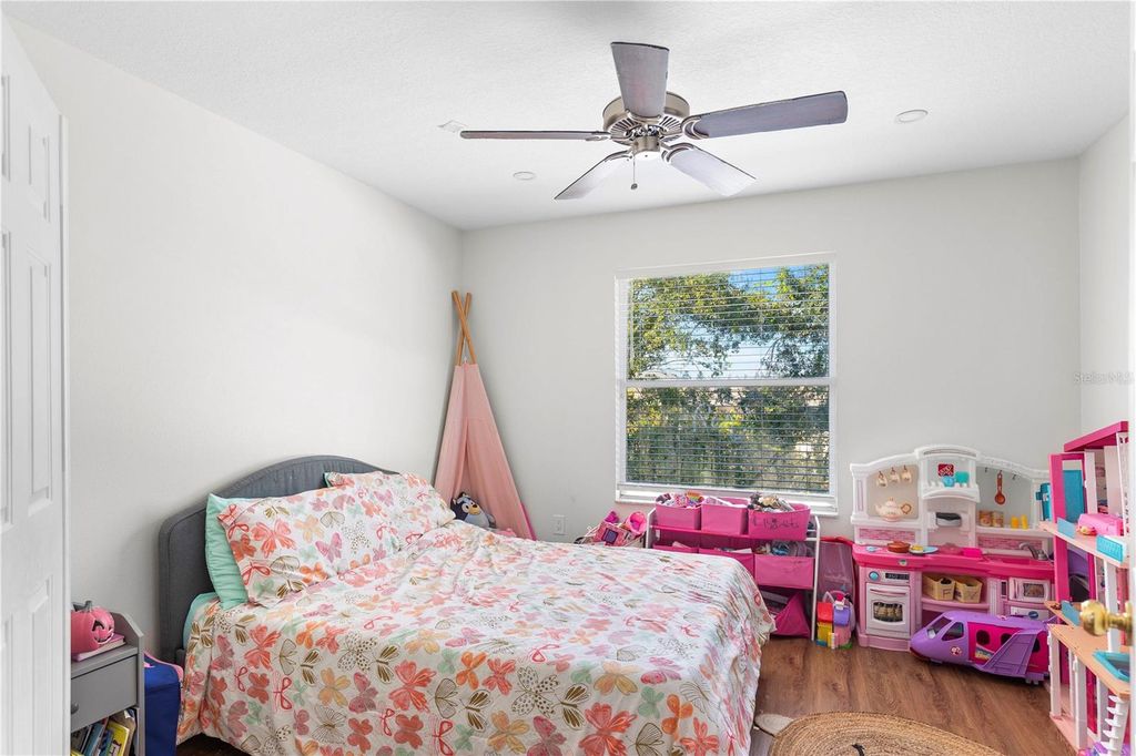 Image 21 of property listing at 31339 GLENDALOUGH WAY, Wesley Chapel, FL 33545