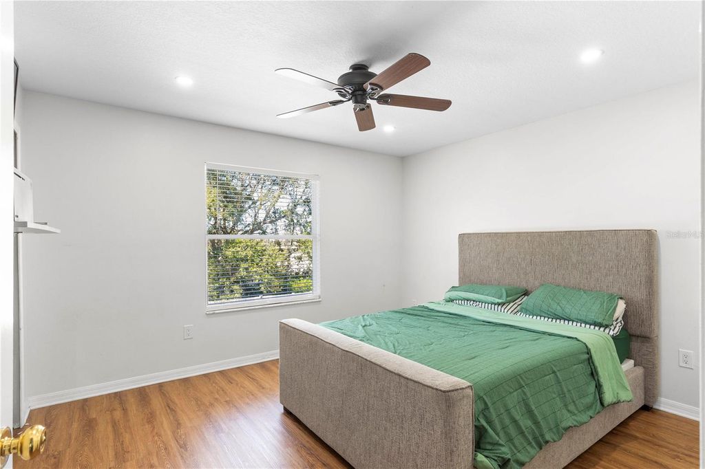 Image 23 of property listing at 31339 GLENDALOUGH WAY, Wesley Chapel, FL 33545