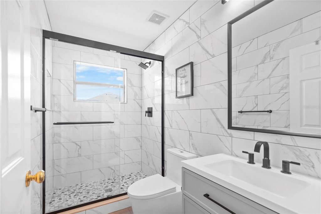 Image 24 of property listing at 31339 GLENDALOUGH WAY, Wesley Chapel, FL 33545