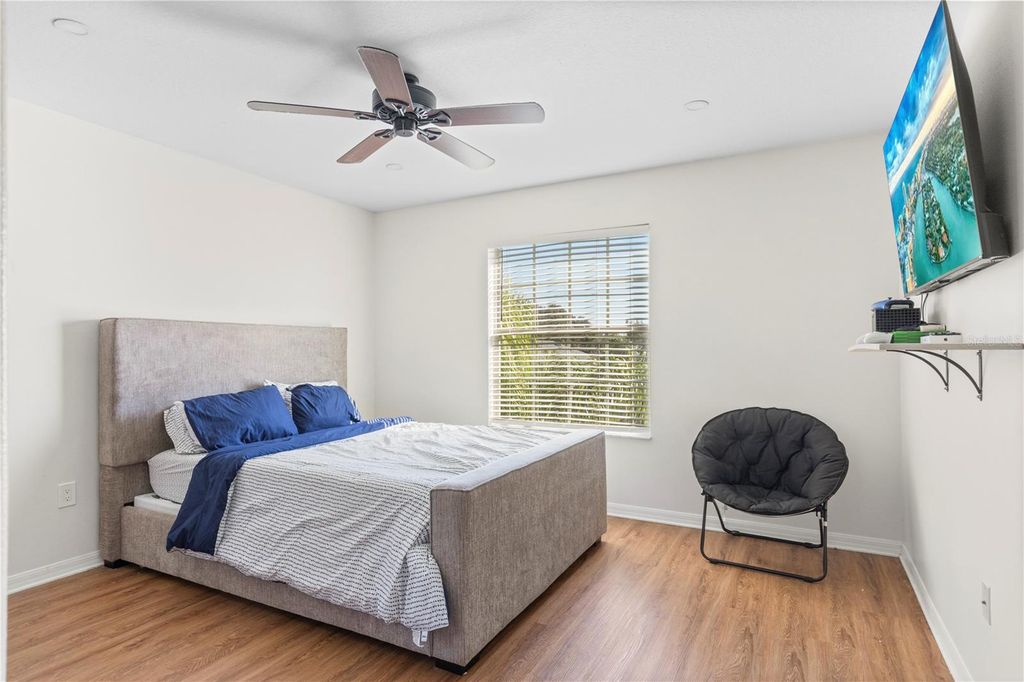 Image 26 of property listing at 31339 GLENDALOUGH WAY, Wesley Chapel, FL 33545