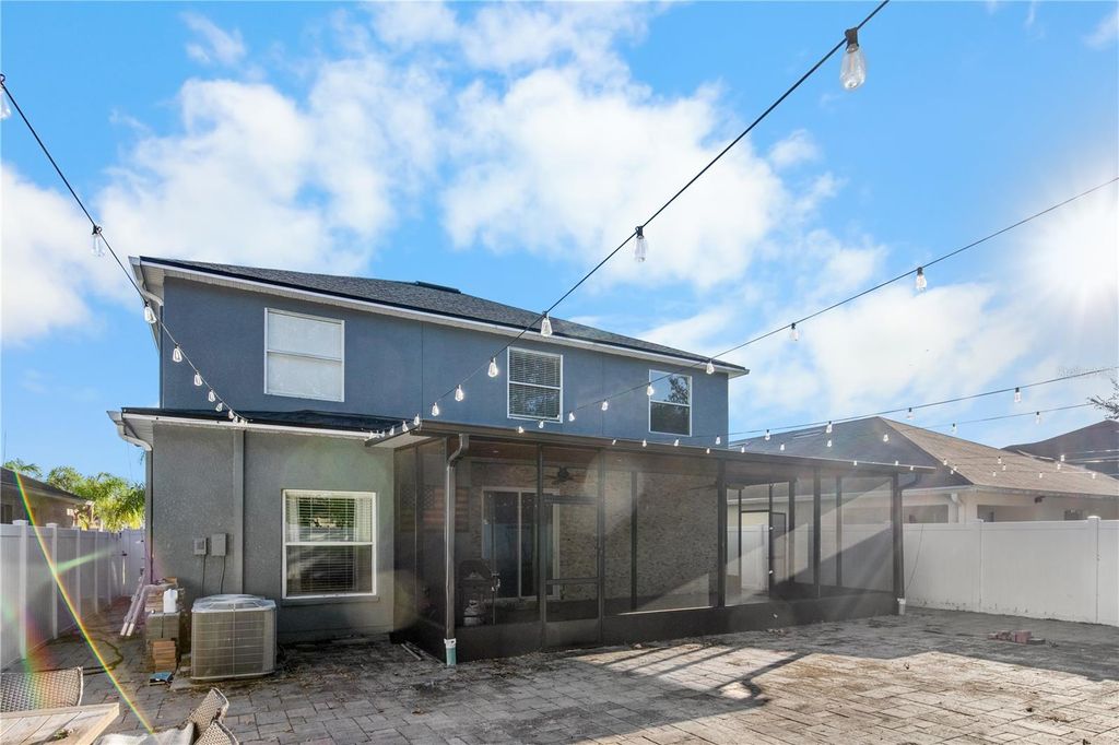 Image 29 of property listing at 31339 GLENDALOUGH WAY, Wesley Chapel, FL 33545