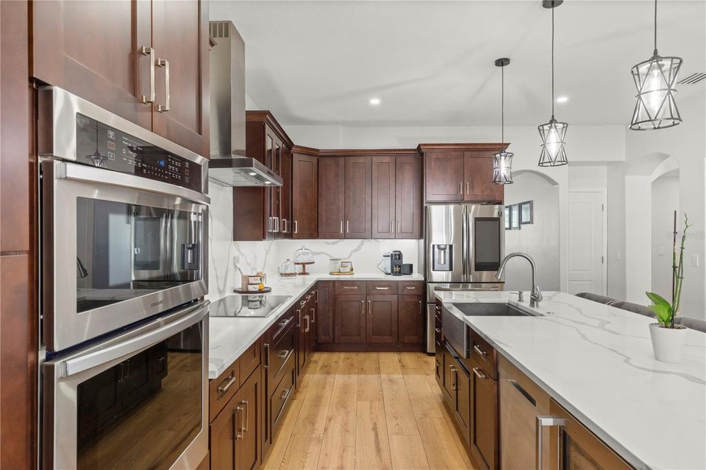 Image 5 of property listing at 31339 GLENDALOUGH WAY, Wesley Chapel, FL 33545