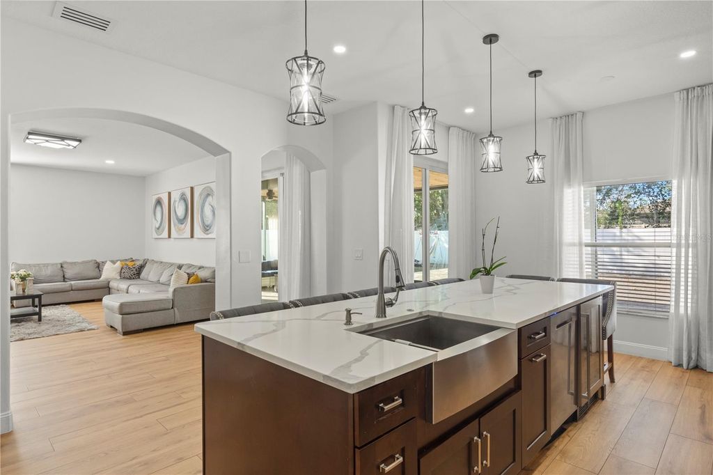 Image 6 of property listing at 31339 GLENDALOUGH WAY, Wesley Chapel, FL 33545