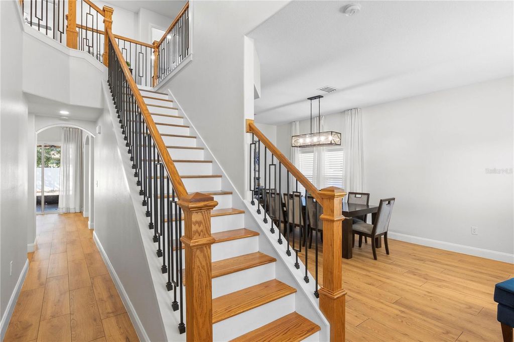 Image 8 of property listing at 31339 GLENDALOUGH WAY, Wesley Chapel, FL 33545