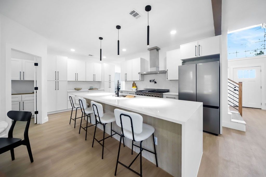 7505 Larchmont Drive, Dallas, TX 75252