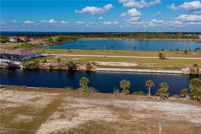 4527 NW 35th TER, Cape Coral, FL 33993