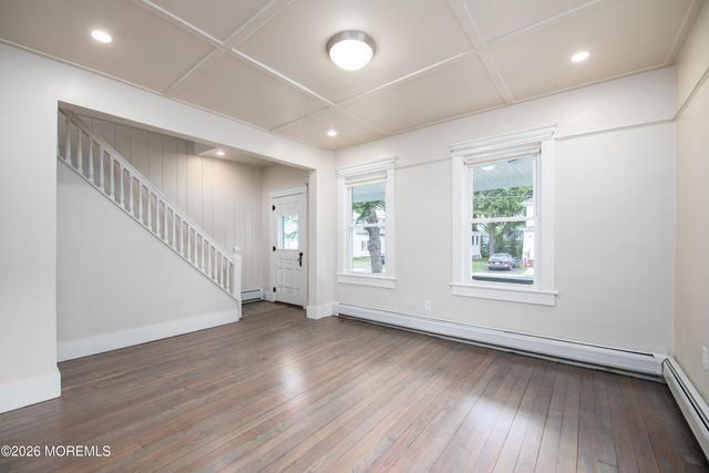 35 W Westside Avenue, Red Bank, NJ 07701