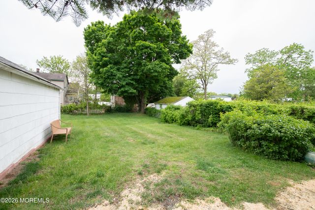 35 W Westside Avenue, Red Bank, NJ 07701