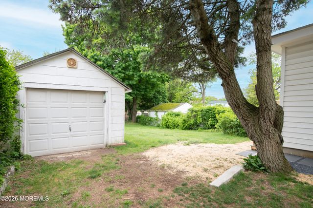 35 W Westside Avenue, Red Bank, NJ 07701
