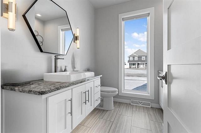 1015 NUTMEG DRIVE, De Pere, WI 54115