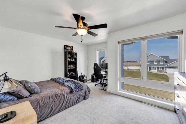1015 NUTMEG DRIVE, De Pere, WI 54115
