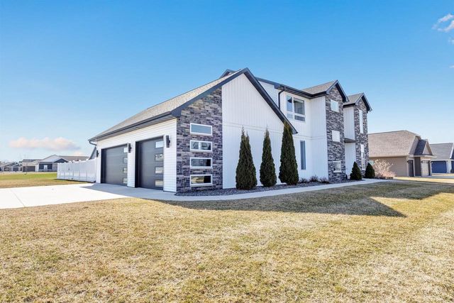 1015 NUTMEG DRIVE, De Pere, WI 54115