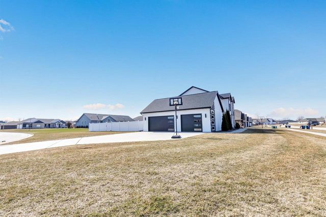 1015 NUTMEG DRIVE, De Pere, WI 54115