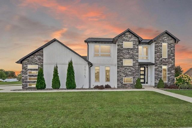 1015 NUTMEG DRIVE, De Pere, WI 54115