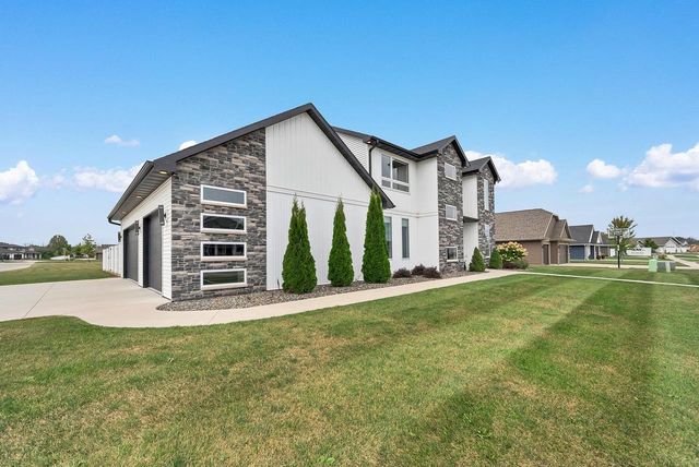 1015 NUTMEG DRIVE, De Pere, WI 54115