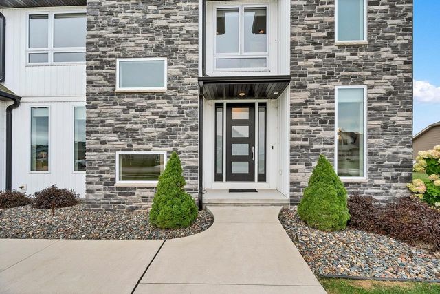 1015 NUTMEG DRIVE, De Pere, WI 54115