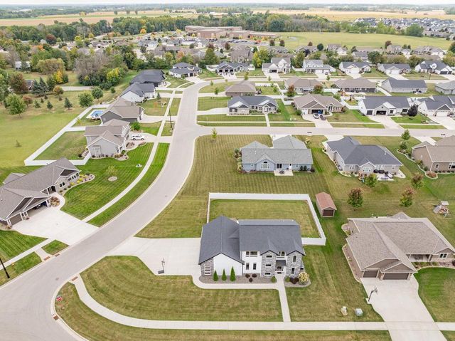 1015 NUTMEG DRIVE, De Pere, WI 54115