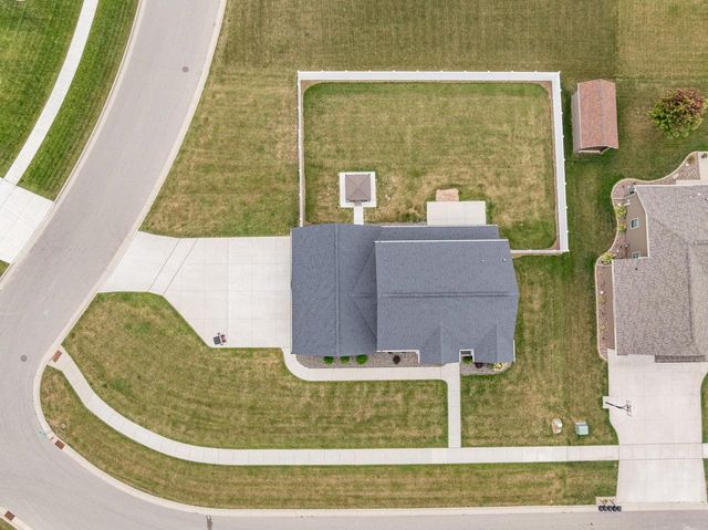 1015 NUTMEG DRIVE, De Pere, WI 54115