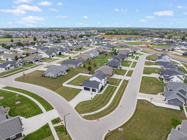 1015 NUTMEG DRIVE, De Pere, WI 54115