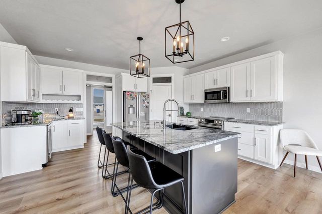 1015 NUTMEG DRIVE, De Pere, WI 54115