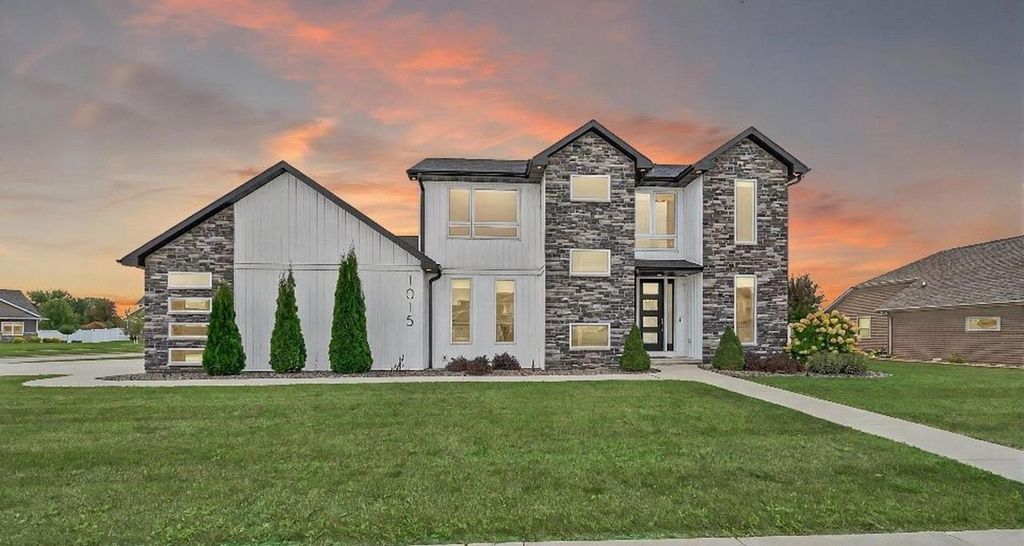 1015 NUTMEG DRIVE, De Pere, WI 54115