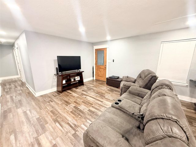 4238 County Road 507, Brazoria, TX 77422